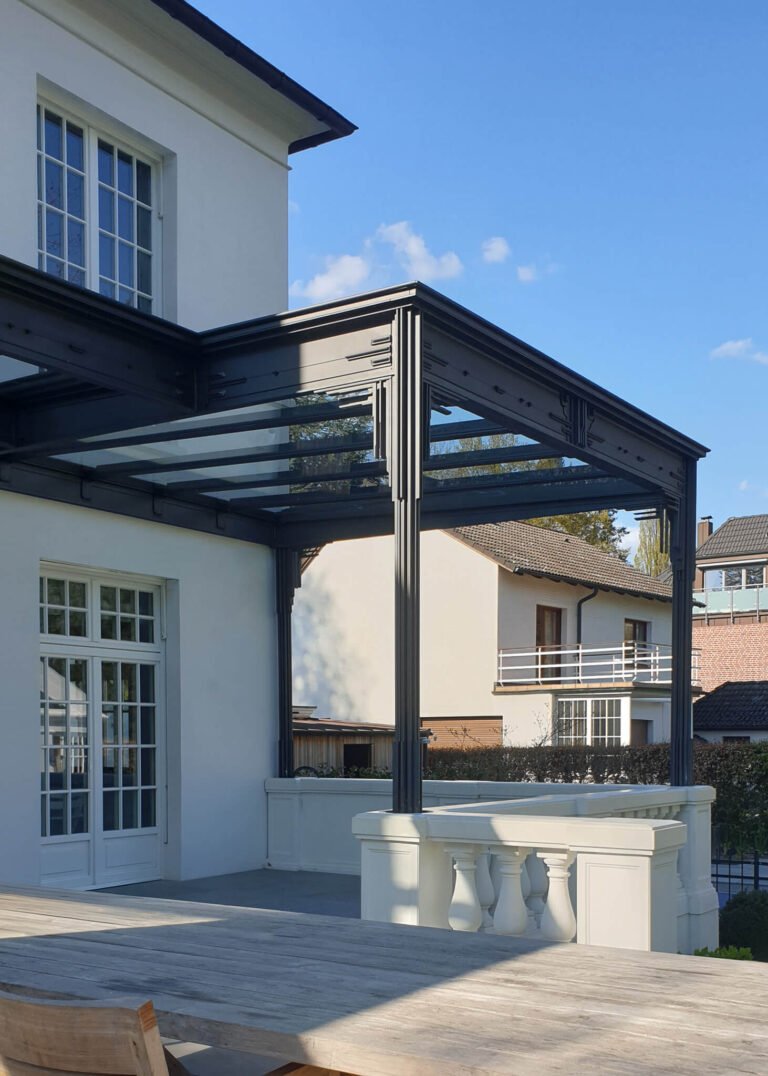 Vordach aus Schmiedeeisen gefertigt von der Schmiede Lehmann in Hamburg